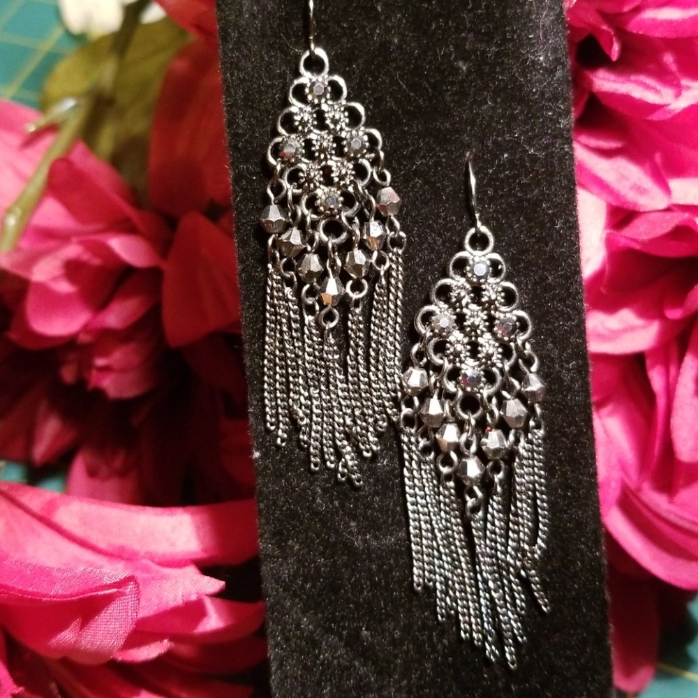 PREMIER EARRINGS & blk jet and rhinestone necklace